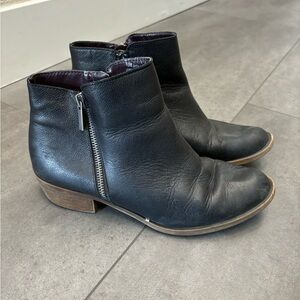 Kensie Ghita Heeled Ankle Boots Womens 10 M
Black Leather Double Zipper